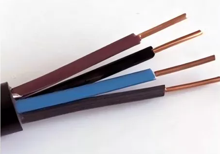 Који се изолациони материјали користе у пластичним изолованим контролним кабловима?